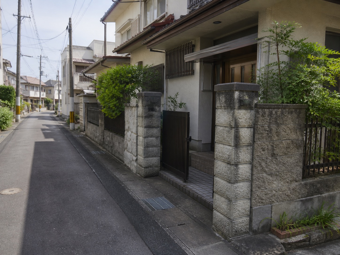 再建築不可物件の接道状況が分かる住宅前の道路
